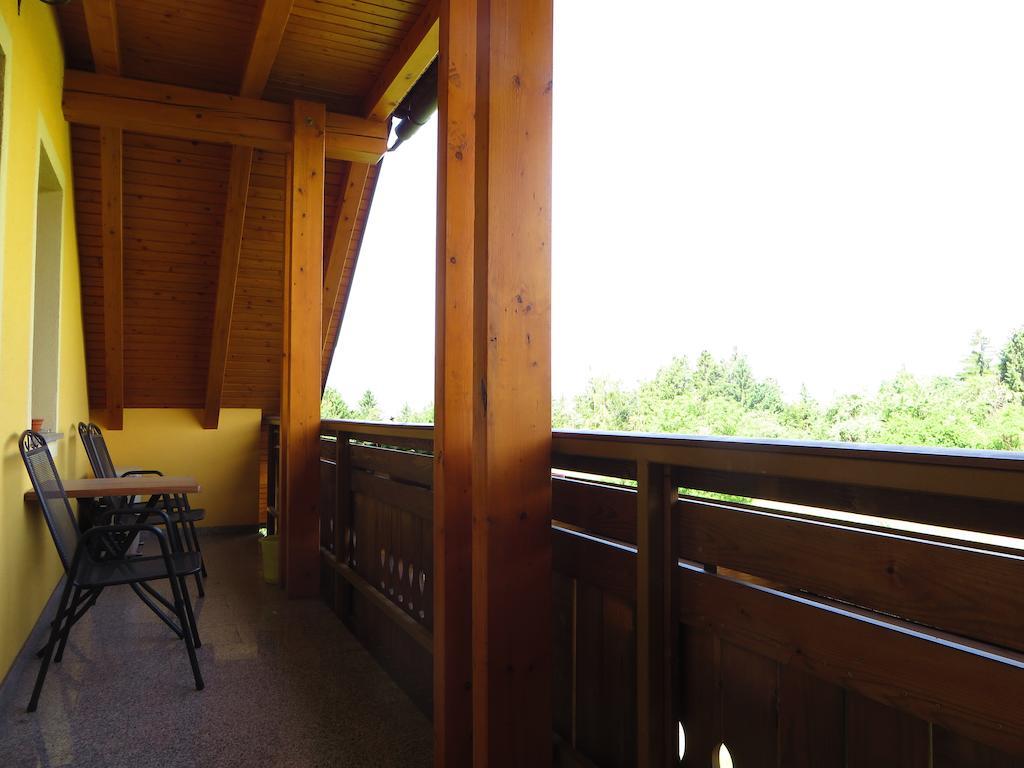 Country House Apat Sostanj ห้อง รูปภาพ